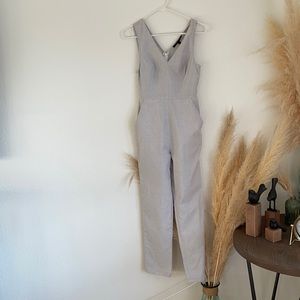 BCBG straight skinny jumper with pockets